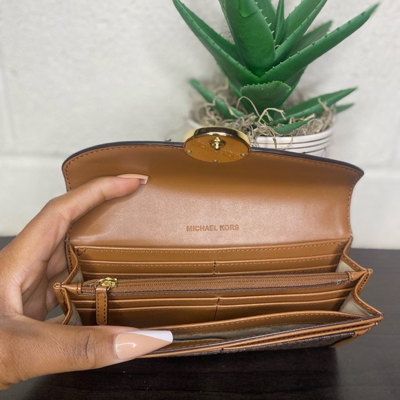 Rendered from Signature-print canvas Wallet - Picture 2 of 3